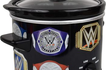 Uncanny Brands WWE Championship Belt 2 QT Slow Cooker- Removable Ceramic Insert Bowl Review